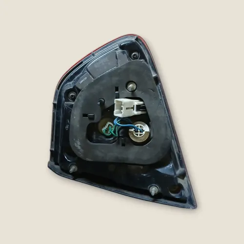 Foco Trasero Izquierdo Kia Rio 5 Izquierdo/conductor Rojo