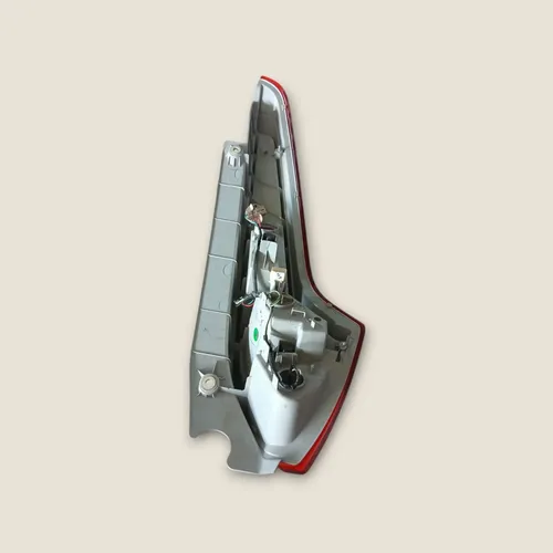 Foco Trasero Izquierdo Mg3 Izquierdo/conductor Rojo