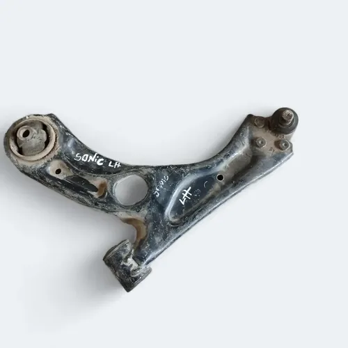 Bandeja de Suspensión Izquierdo Chevrolet Sonic · Original Usado