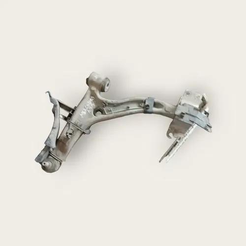 Bandeja de Suspensión Izquierda Mercedes-Benz A250 · Original Usado