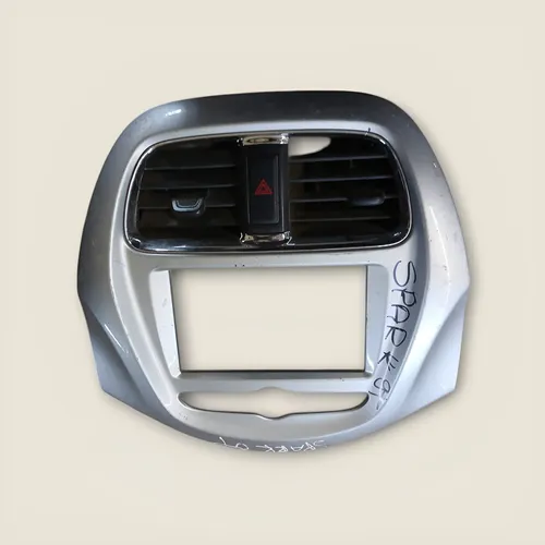 Bisel De Radio Chevrolet Spark Gt Plateado