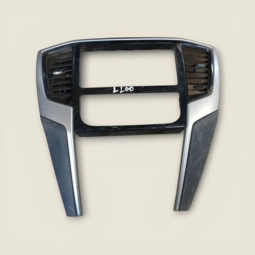 Bisel De Radio Mitsubishi L200 Negro