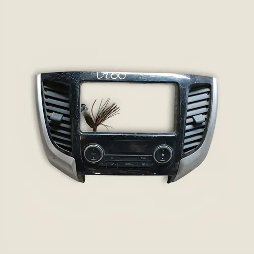 Bisel De Radio Mitsubishi L200 Negro