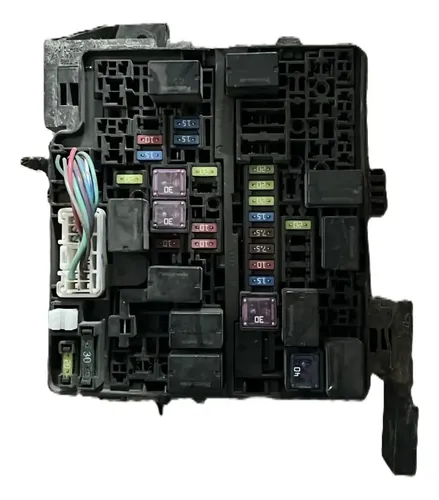 Caja Fusibles Mitsubishi L200