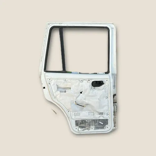 Puerta Trasera Izquierda Mahindra Scorpio- Trasera Izquierdo Blanco