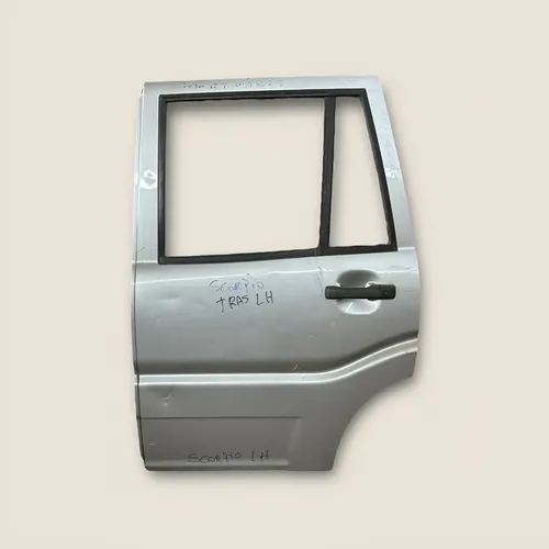 Puerta Trasera Izquierda Mahindra Scorpio Trasera · Original Usado