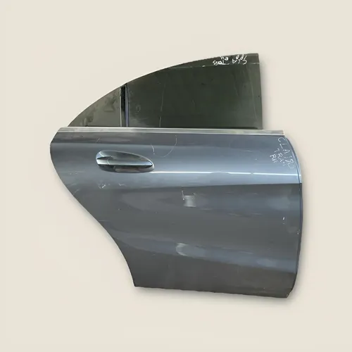 Puerta Trasera Derecha Mercedes-Benz Cla180 · Original Usado