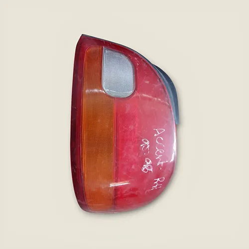 Foco Trasero Derecho Hyundai Accent 1995-1998 · Original Usado