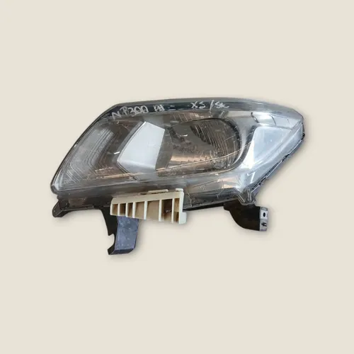 Óptico Izquierdo Nissan NP300 · Original Usado