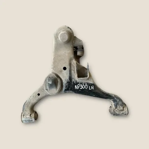 Bandeja Izquierda Nissan NP300 · Original Usado