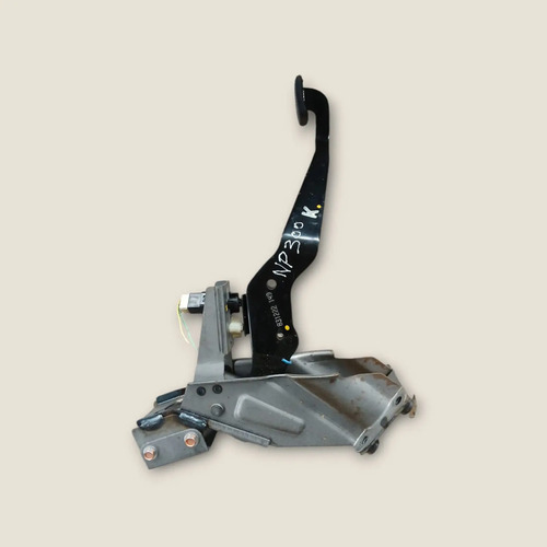 Pedal de Freno Nissan NP300 · Original Usado