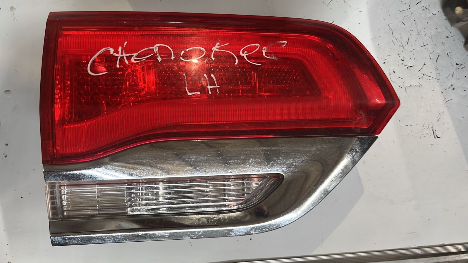 Foco trasero izquierdo Jeep grand Cherokee
