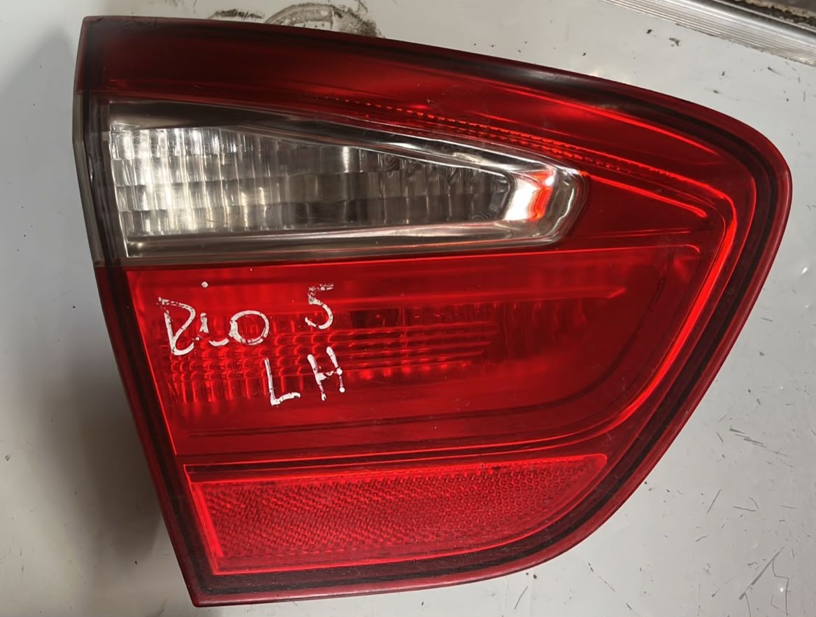 Foco trasero izquierdo kia Rio 5