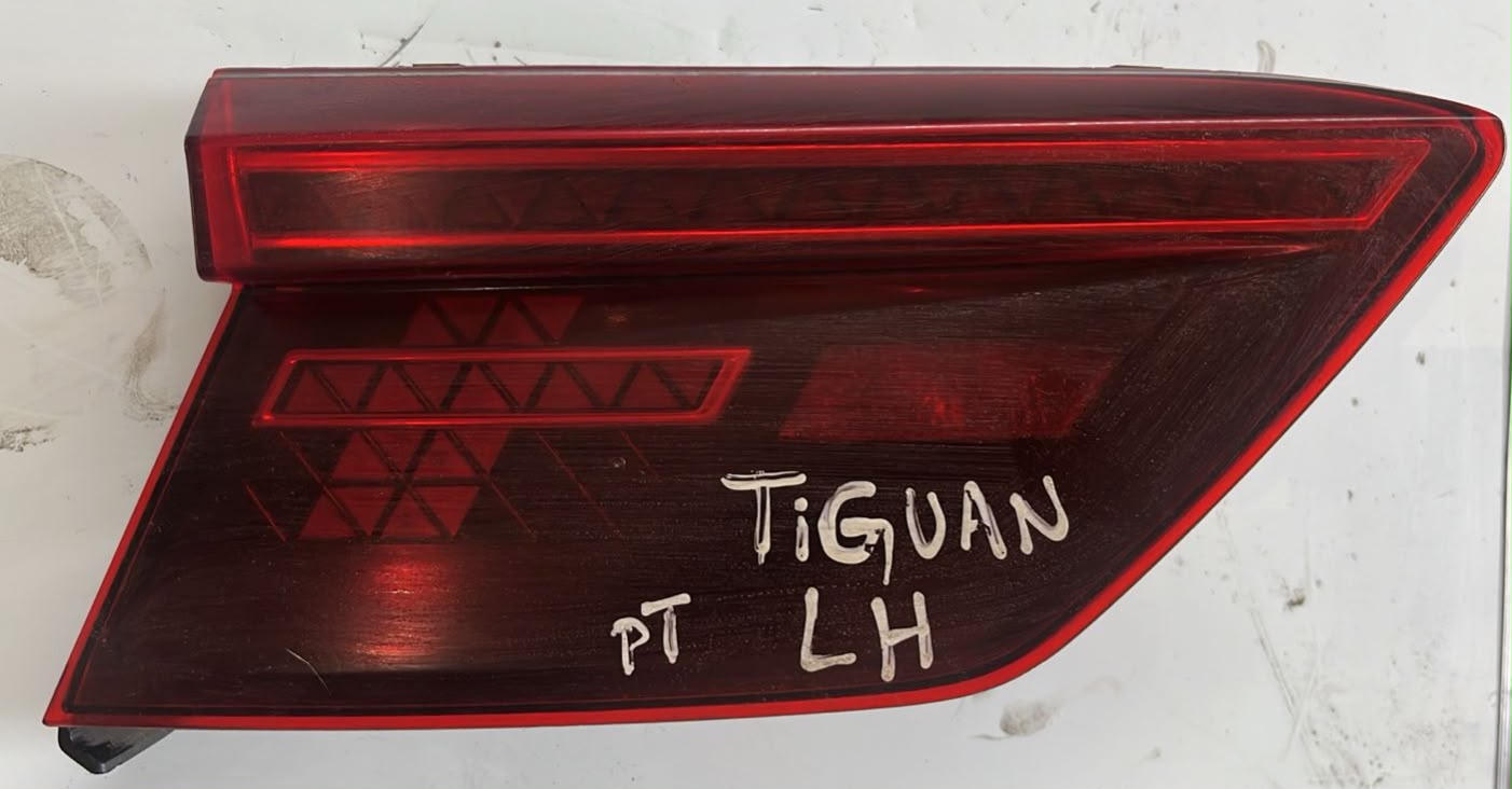 Foco de portalón trasero izquierdo Volkswagen Tiguan