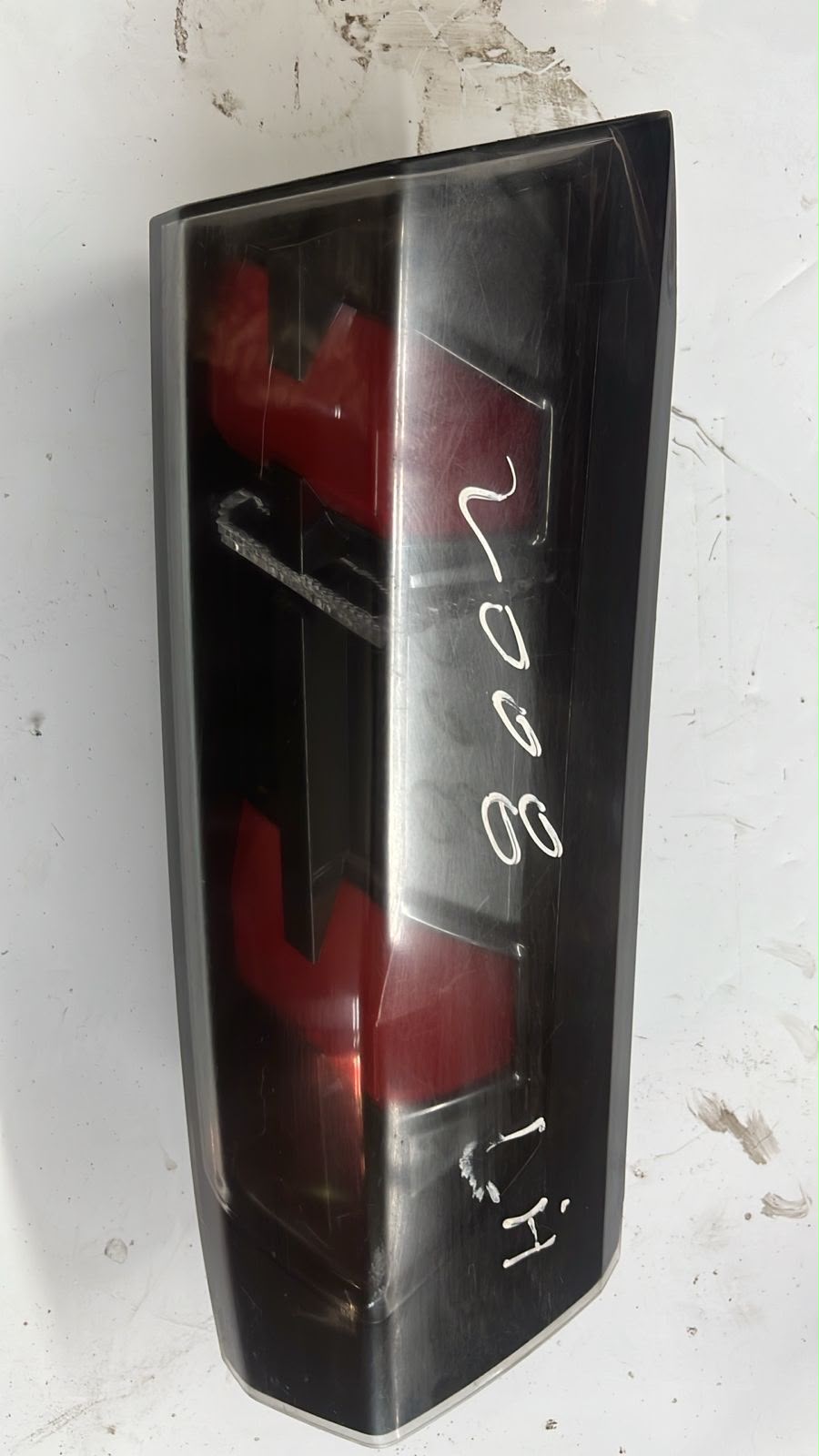 Foco trasero izquierdo Peugeot 2008
