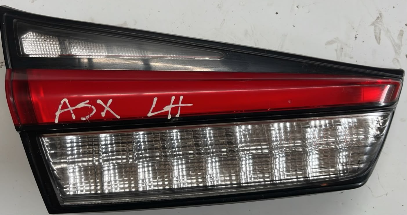 Foco trasero izquierdo Mitsubishi Asx