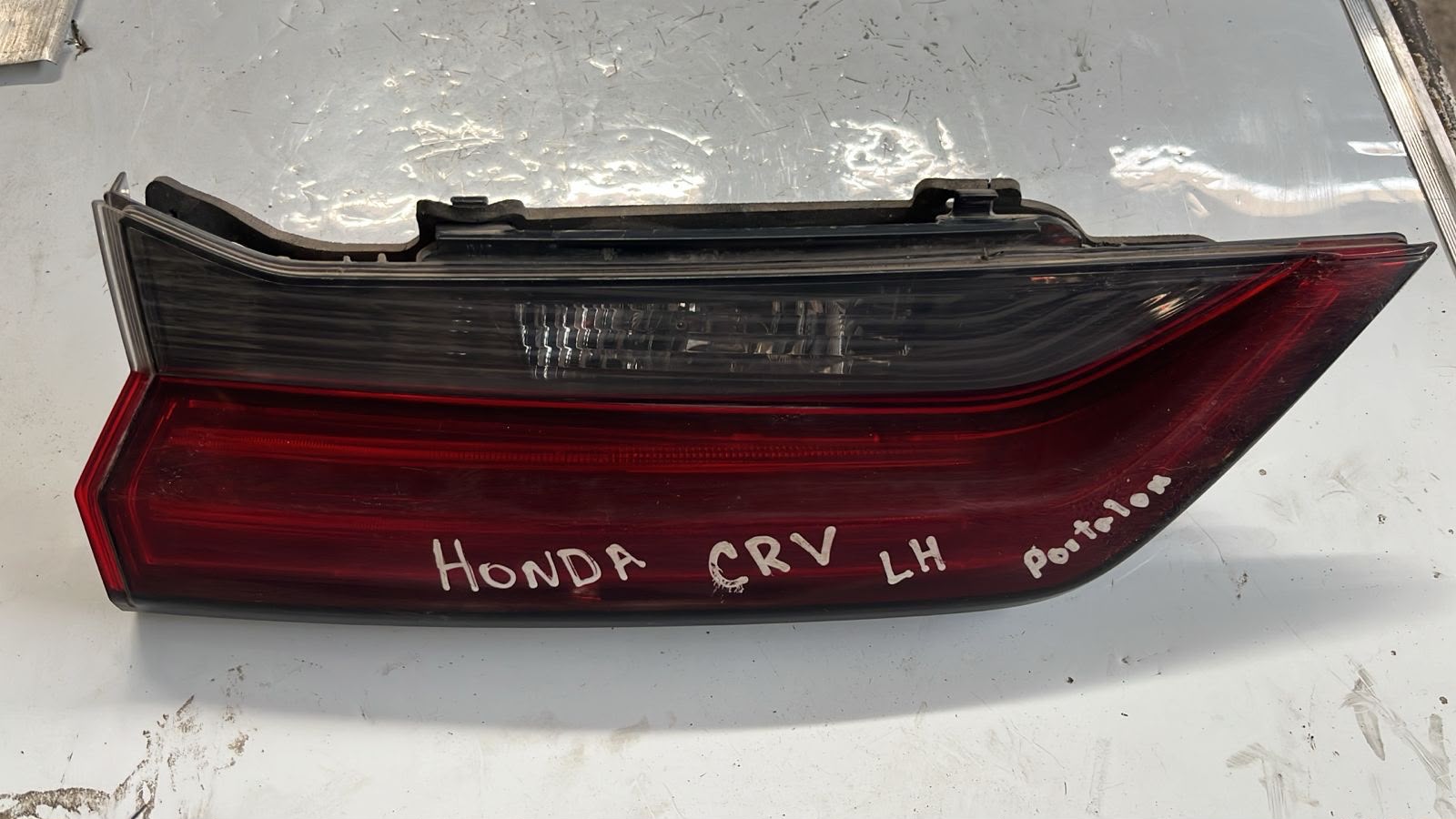 Foco de portalón izquierdo honda CRv