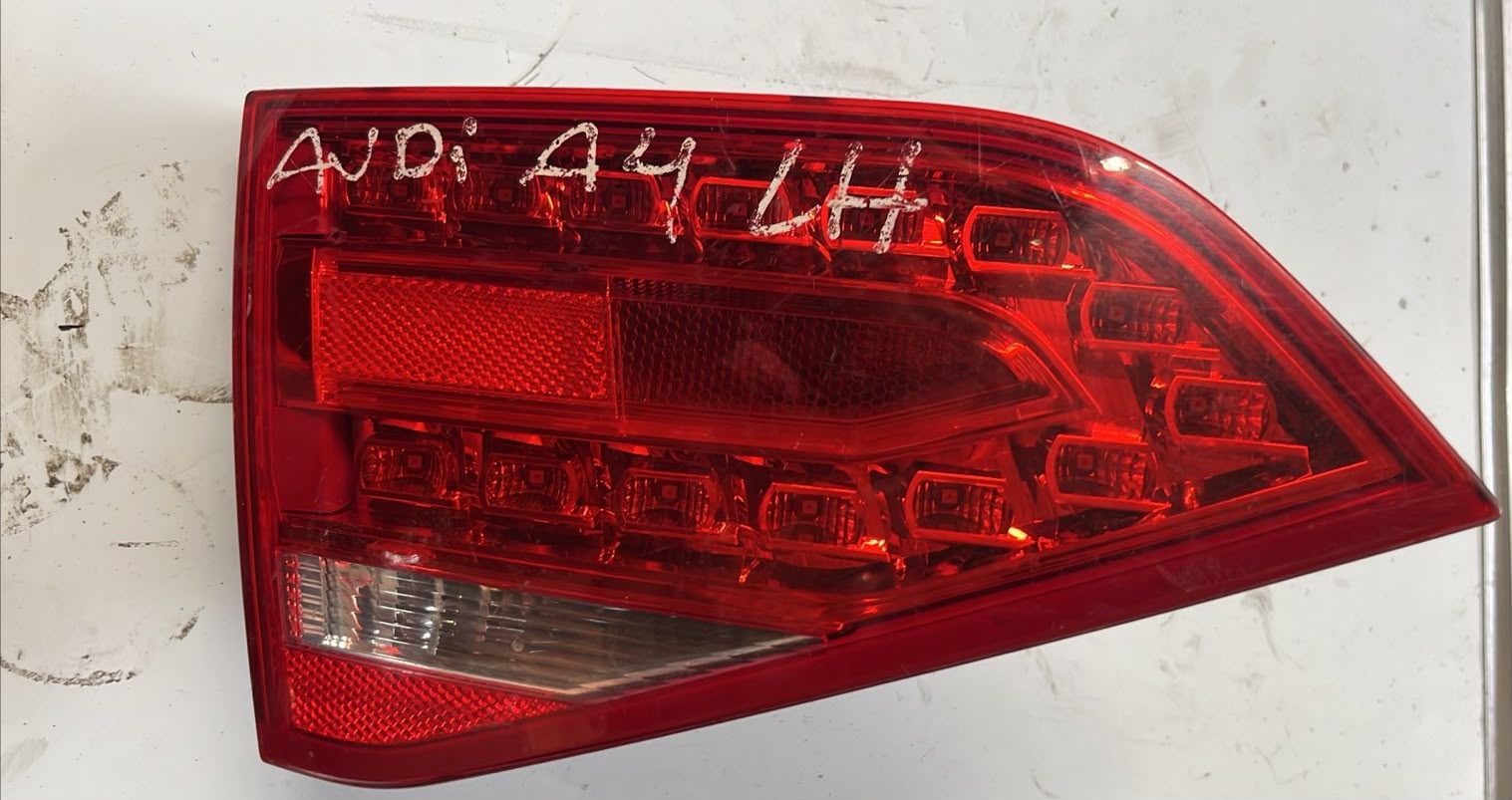 Foco de portalón izquierdo Audi a4