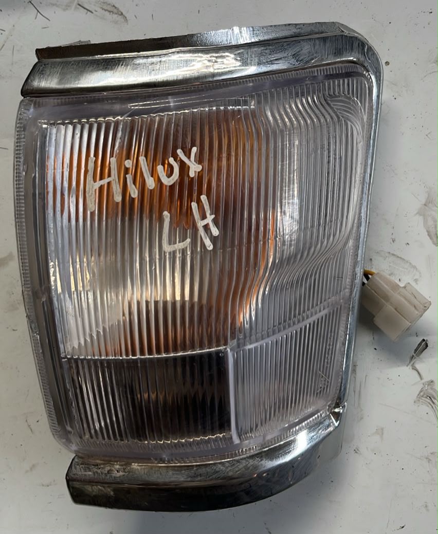Foco trasero izquierdo Toyota Hilux