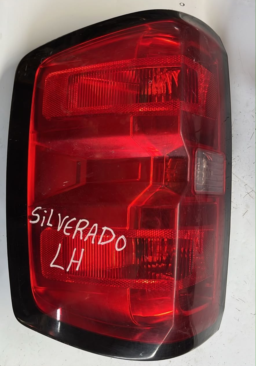 Foco trasero izquierdo Chevrolet Silverado