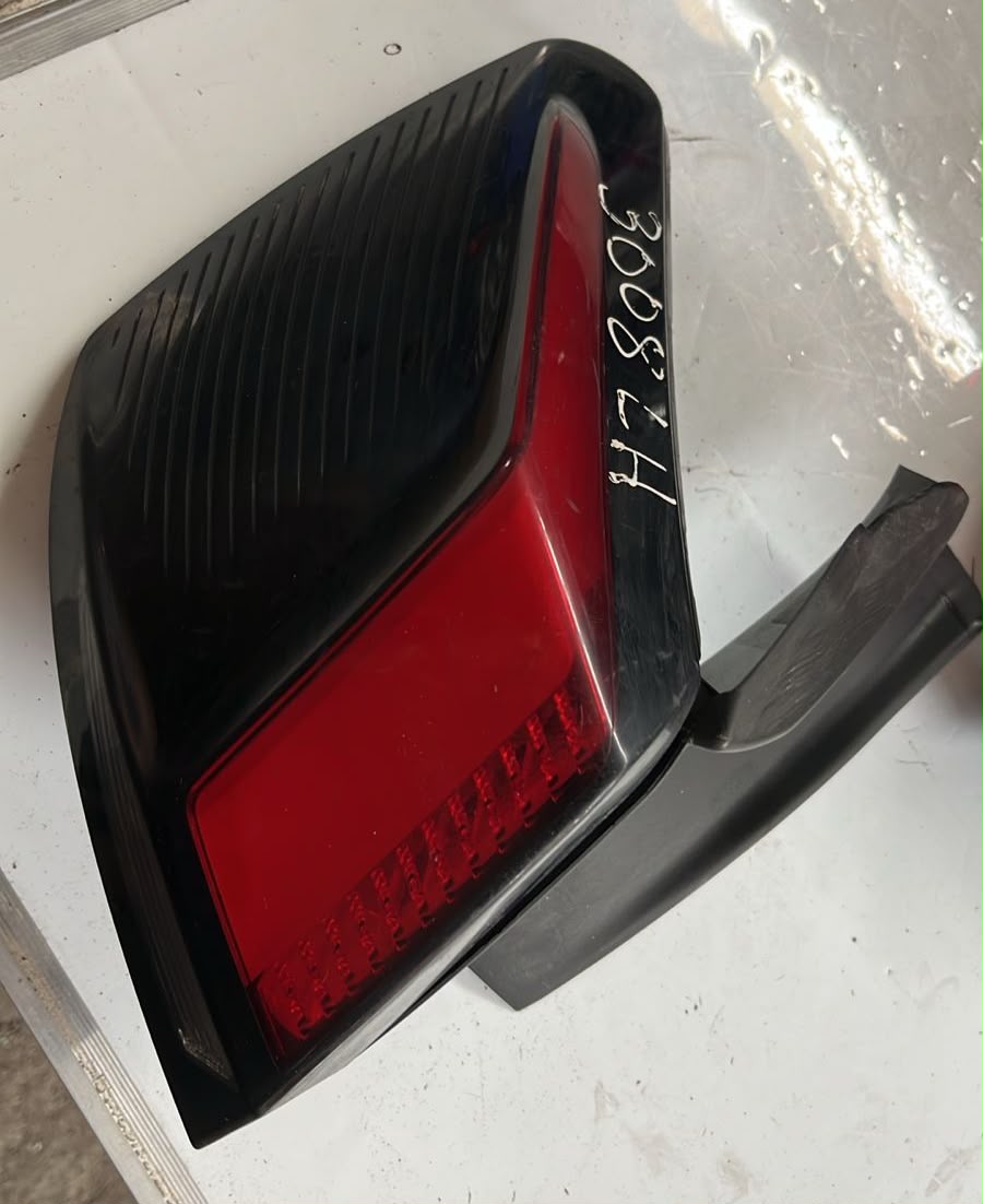 Foco trasero izquierdo Peugeot 3008