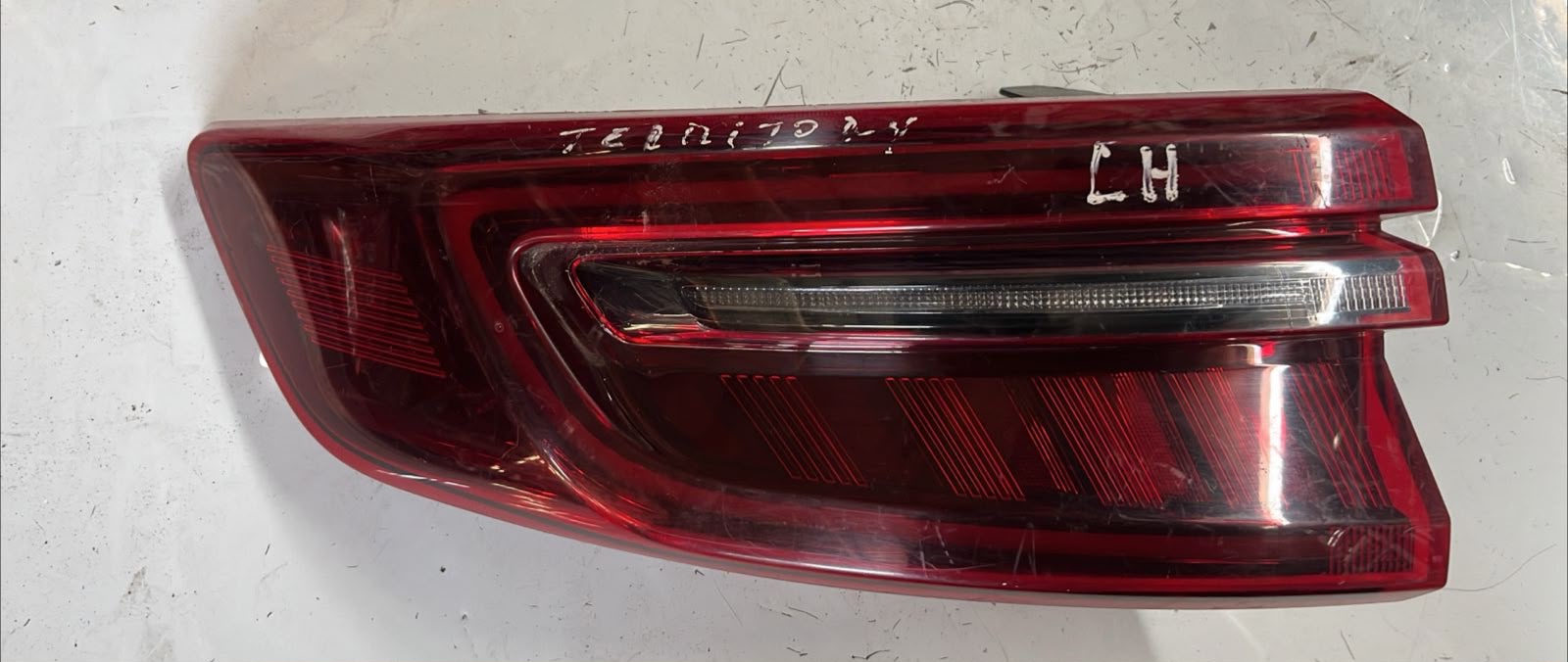 Foco trasero izquierdo Ford Territory