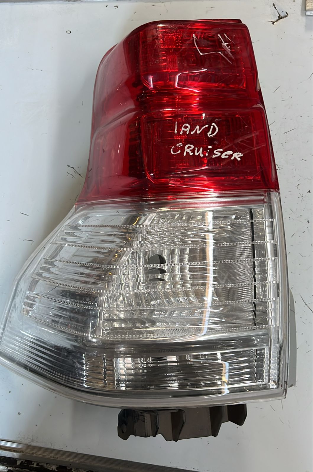 Foco trasero izquierdo Land cruiser
