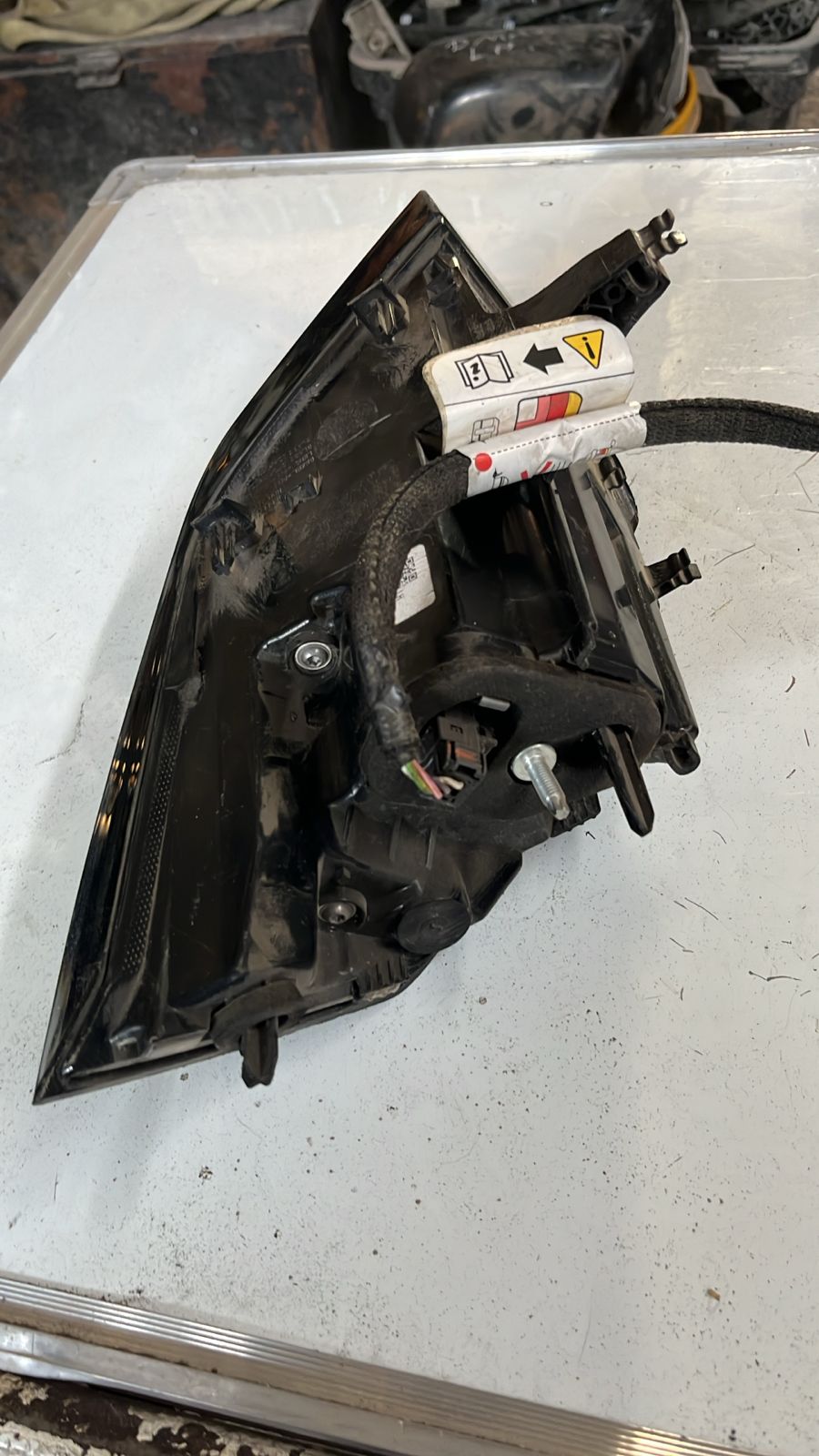 Foco trasero izquierdo Peugeot 2008