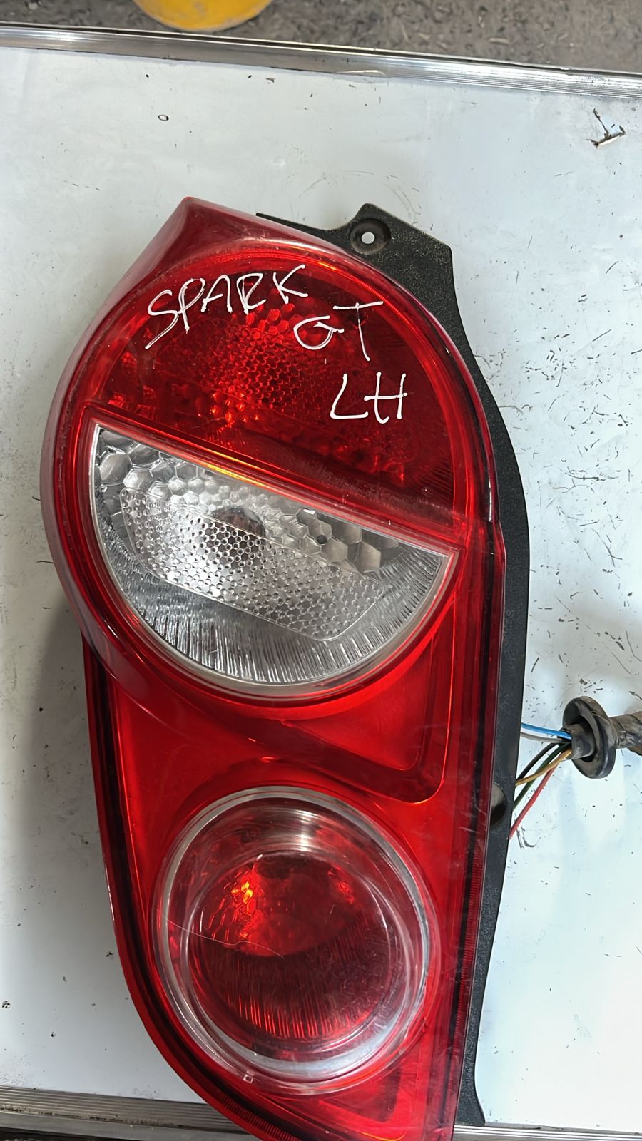 Foco trasero izquierdo Chevrolet Spark GT