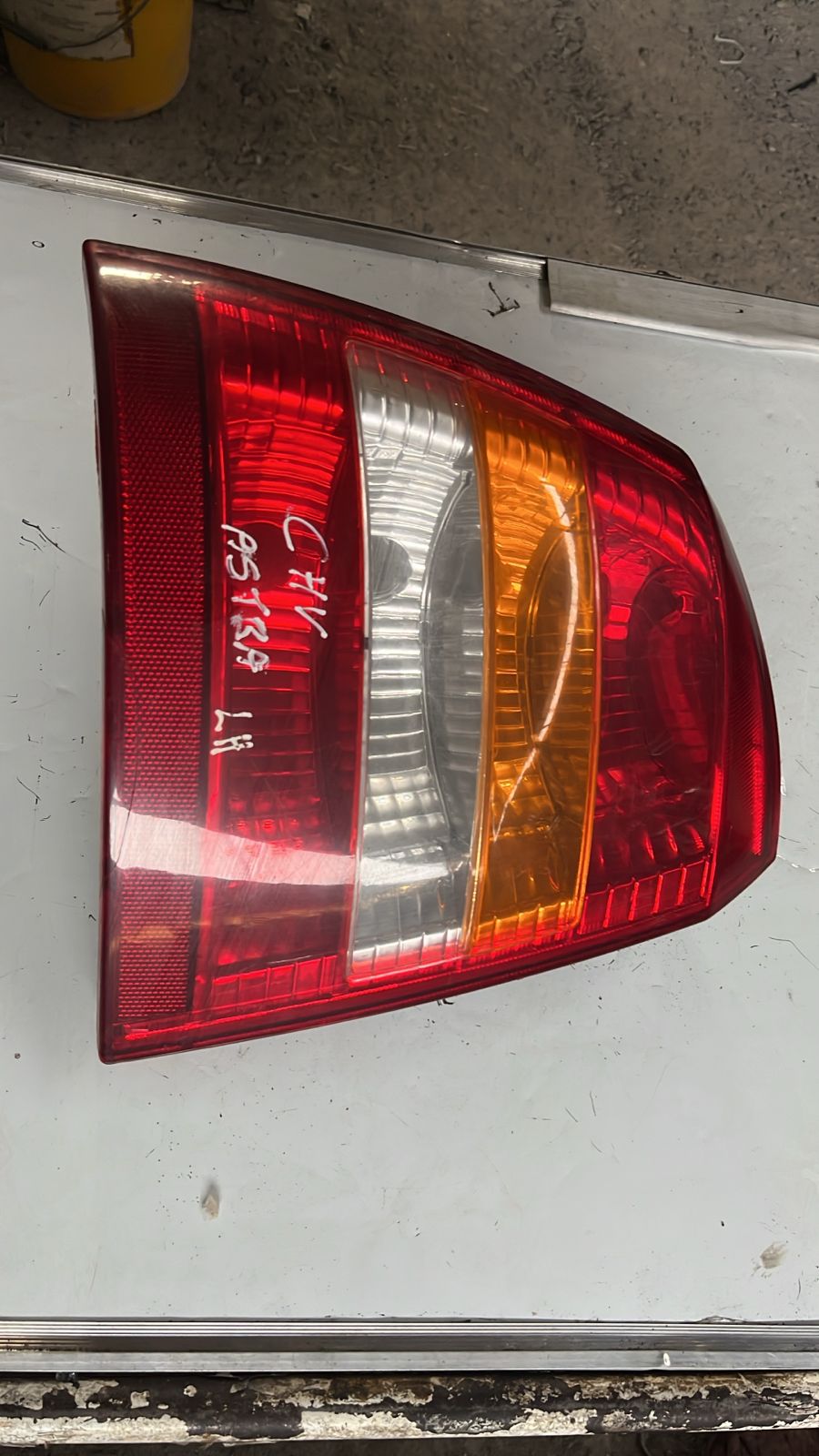 Foco trasero izquierdo Chevrolet Astra