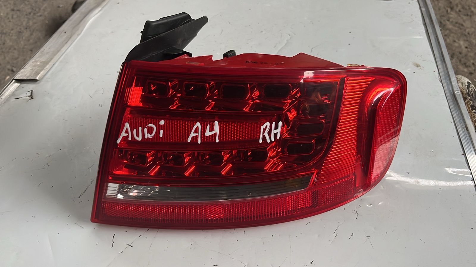 Foco trasero derecho Audi A4