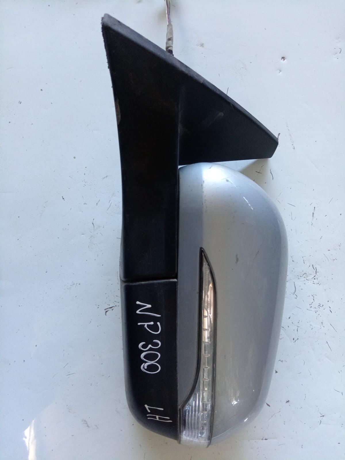 Espejo izquierdo Nissan Np300