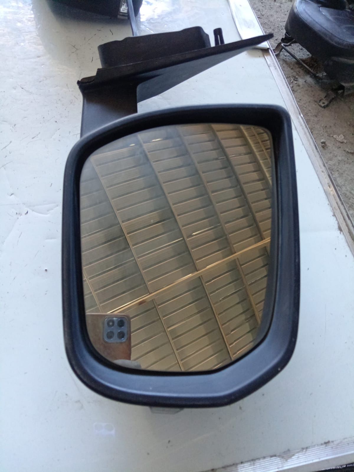 Espejo izquierdo Mitsubishi Montero