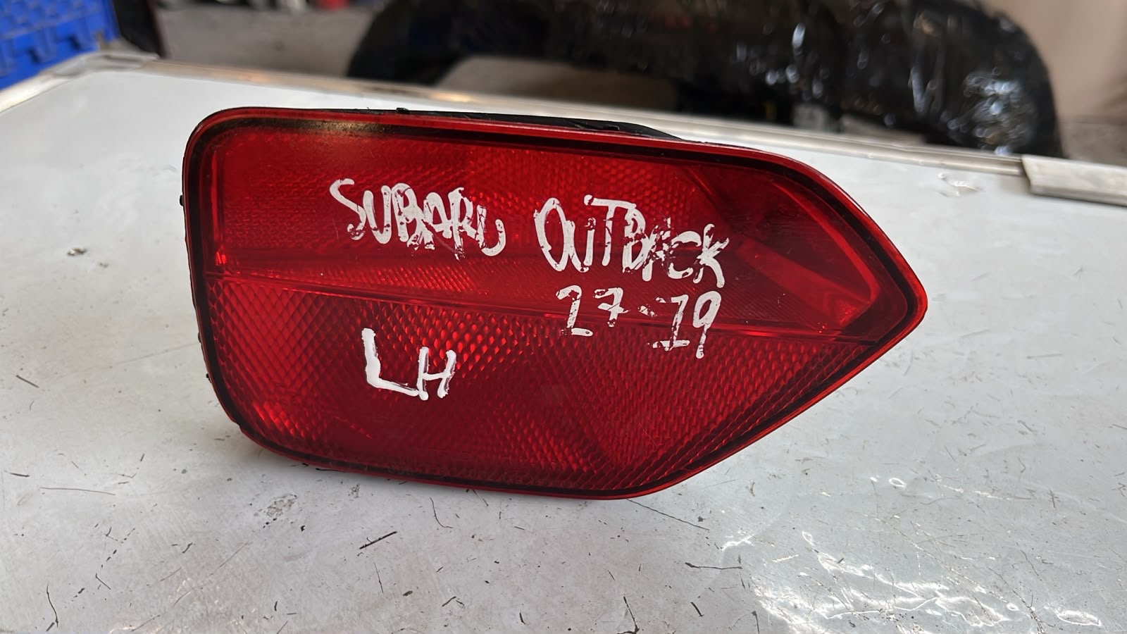 Foco trasero izquierdo Subaru outback 17/19