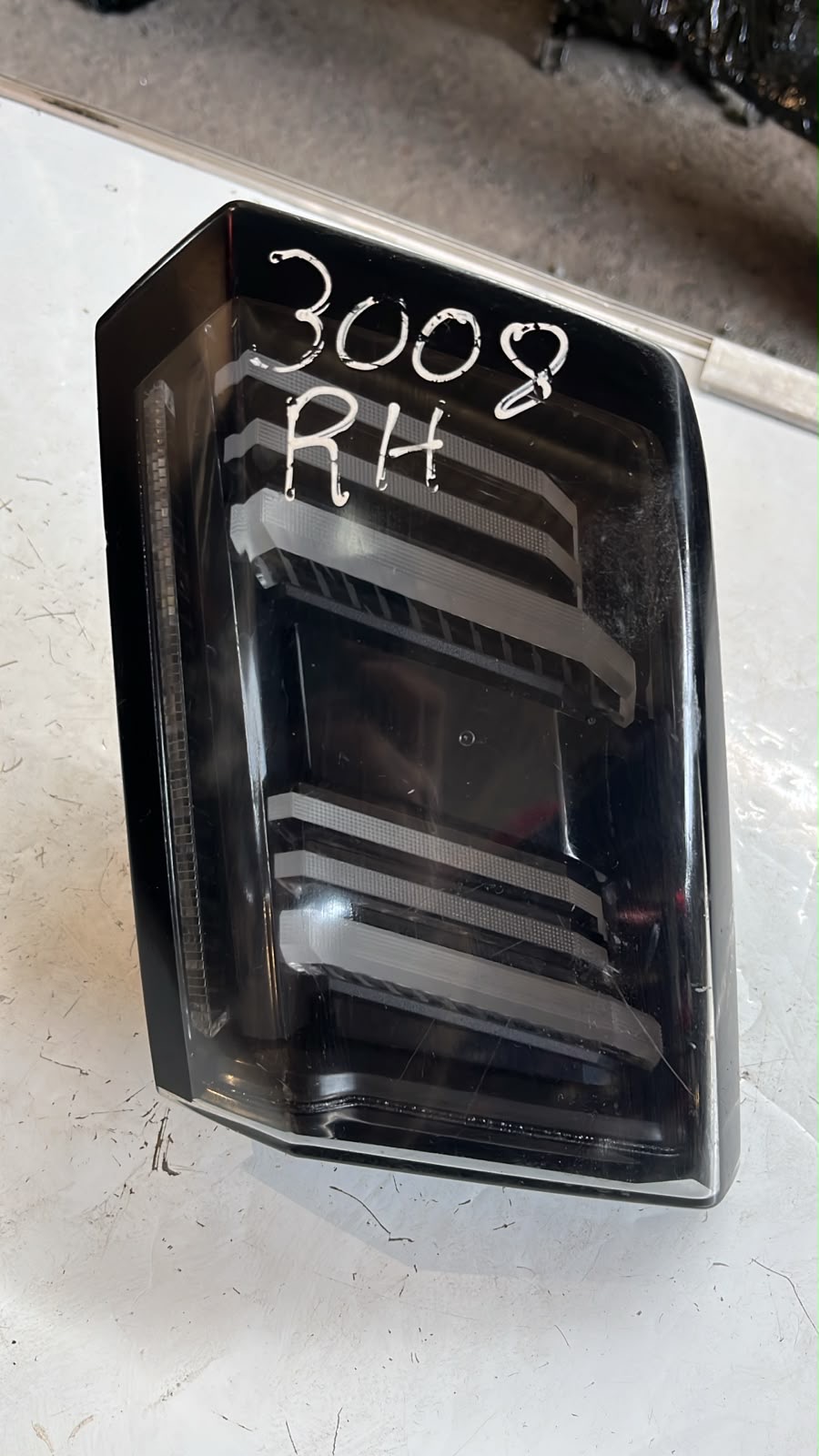 Foco trasero derecho de portalón Peugeot 3008