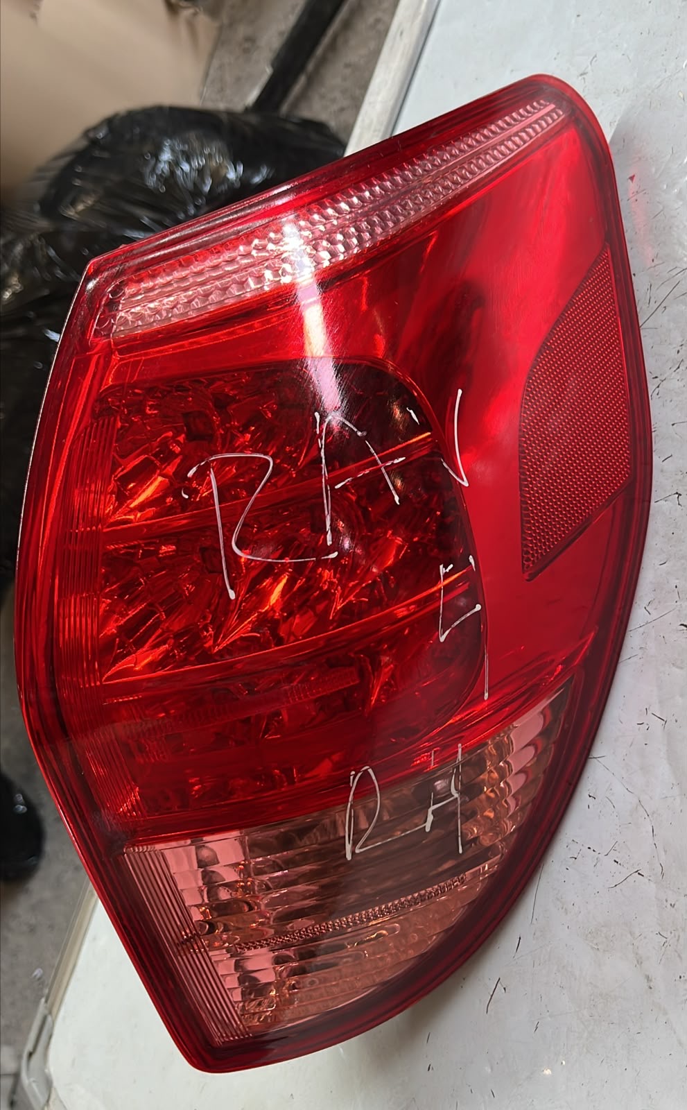Foco trasero derecho Toyota rav4