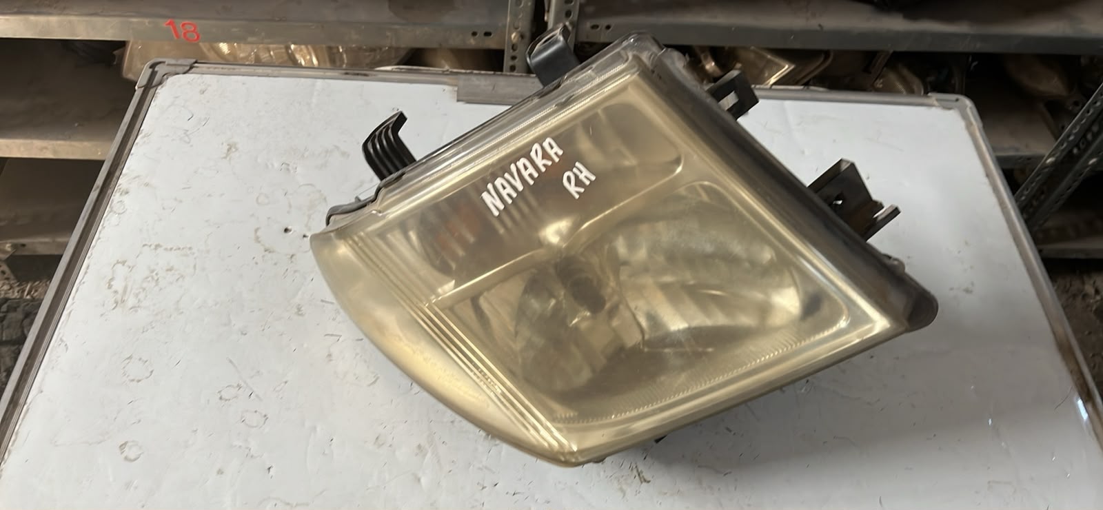 Óptico derecho Nissan Navara