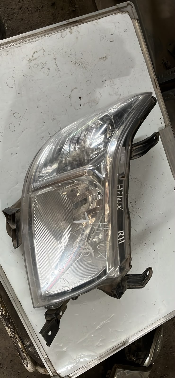 Óptico derecho Toyota Hilux