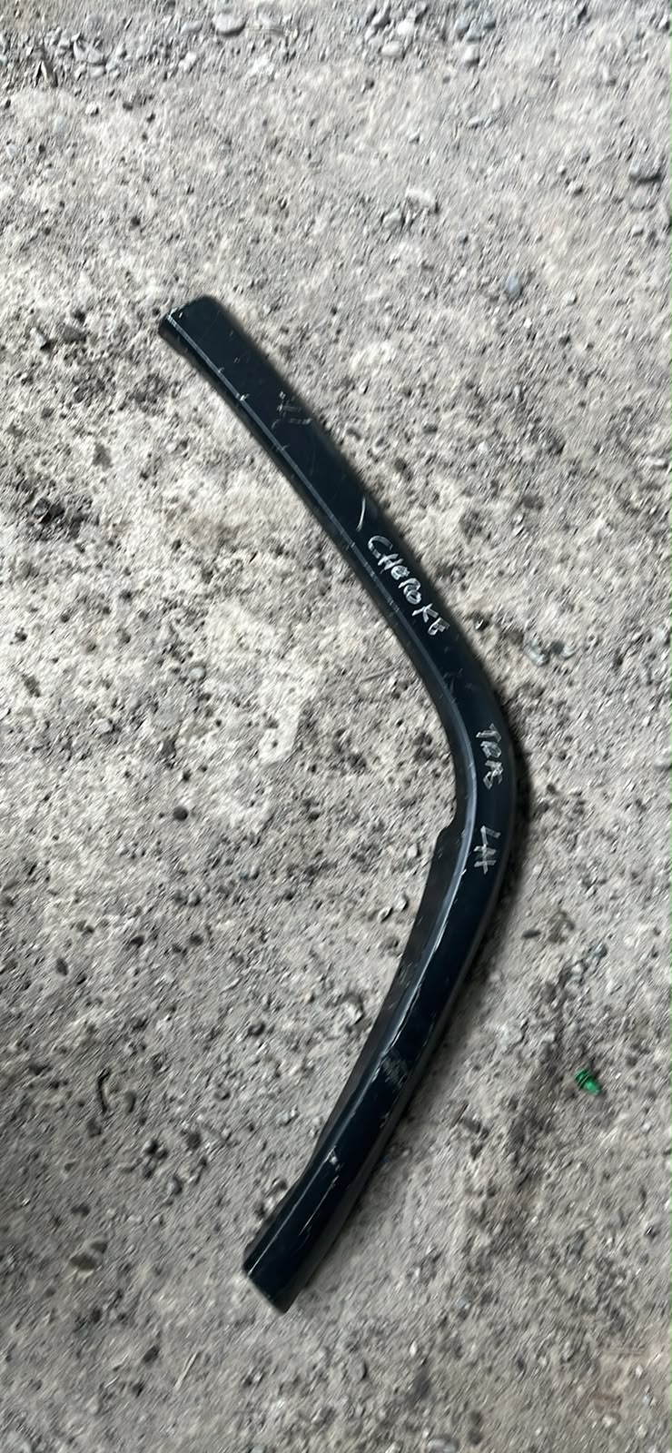 Moldura trasera izquierda Jeep Cherokee