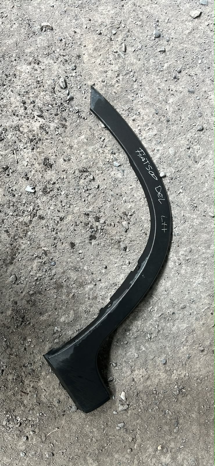 Moldura delantera izquierda Fiat 500