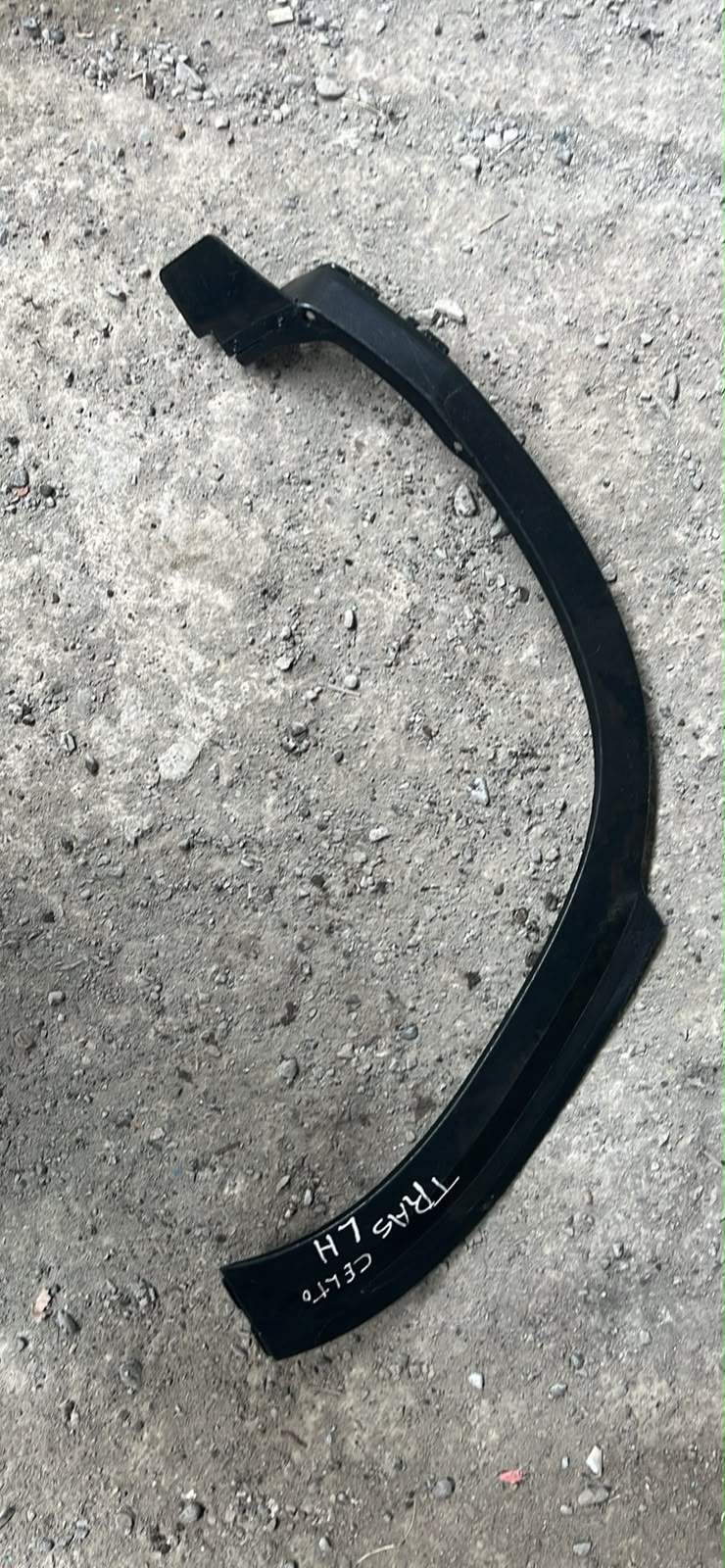 Moldura trasera izquierda Kia Seltos