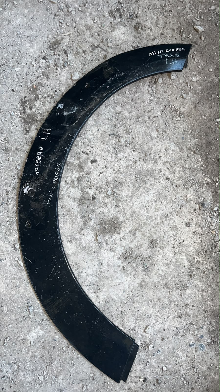 Moldura trasera izquierda Mini Cooper