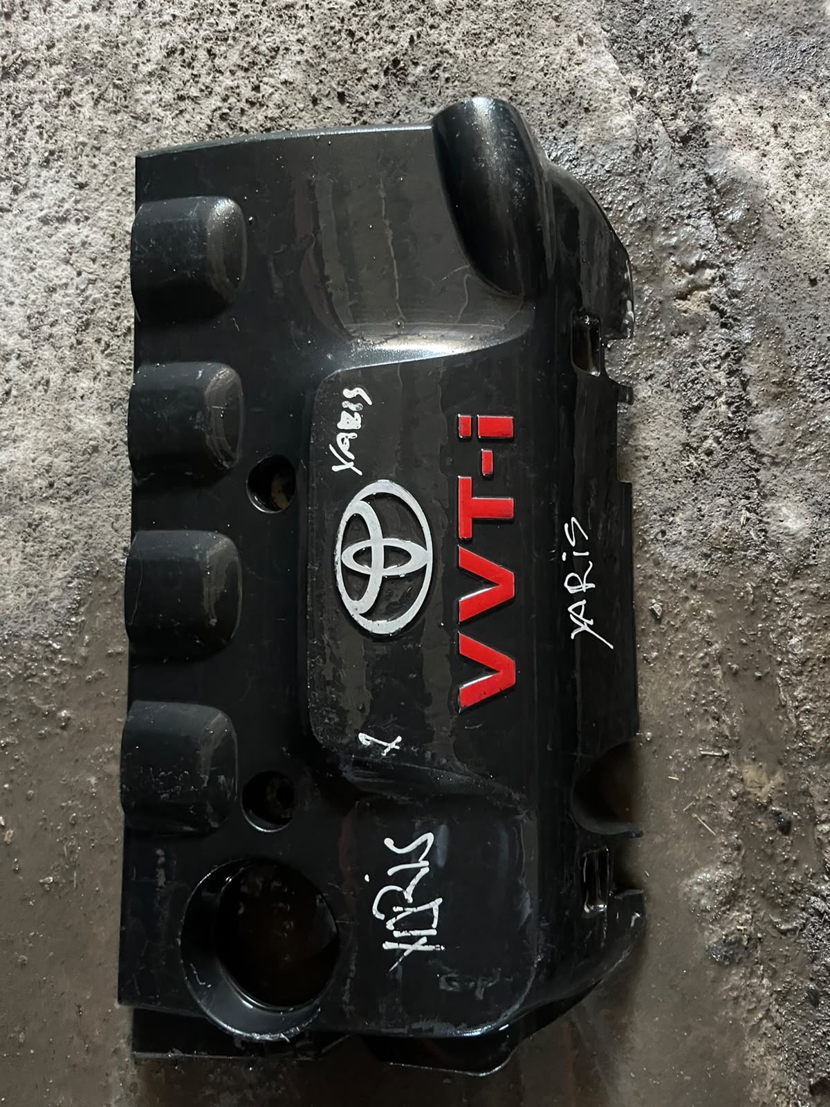 Tapa de Motor Toyota Yaris
