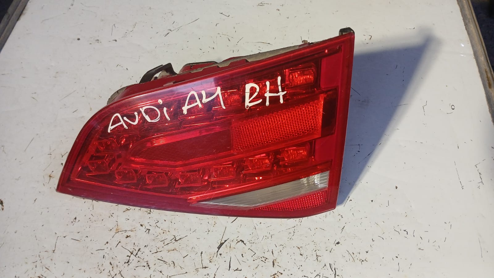 Foco de portalón Derecho Audi A4