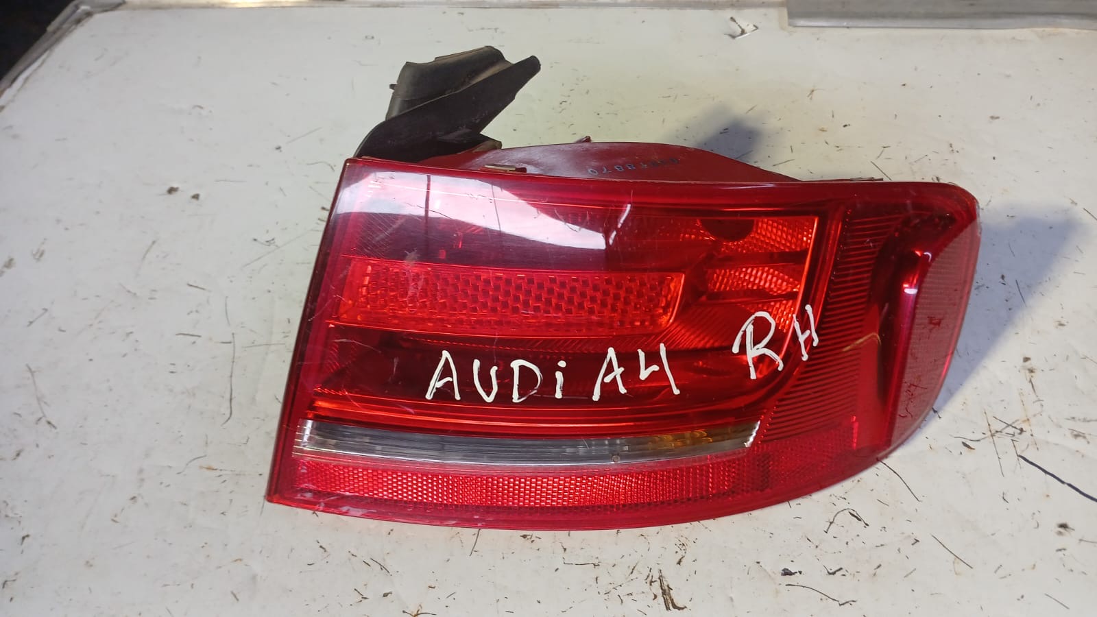 Foco trasero derecho audi a4