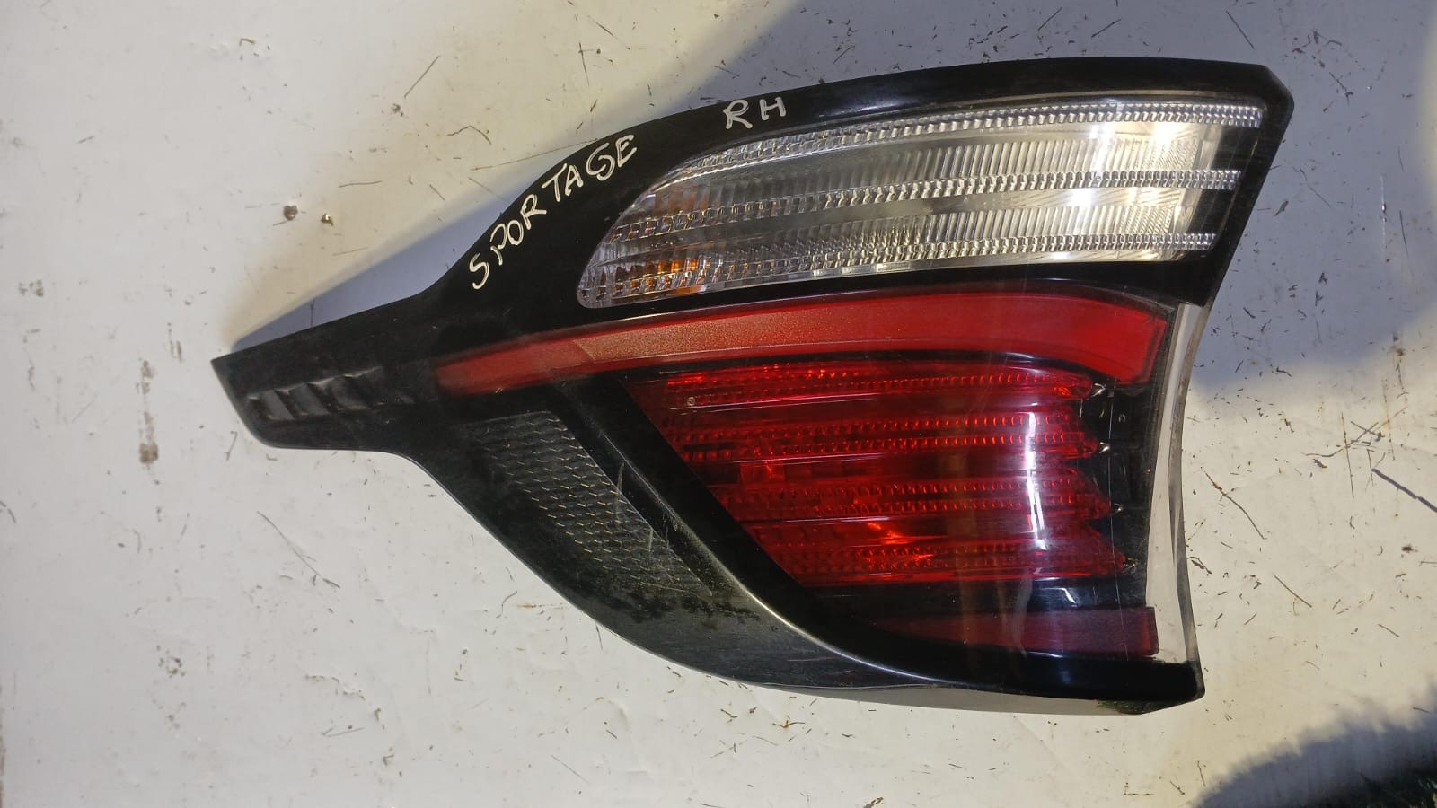 Foco trasero derecho kia sportage