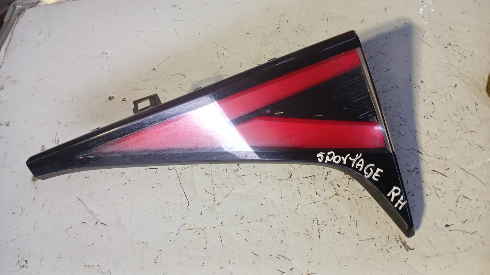 Foco de  portalón derecho kia sportage