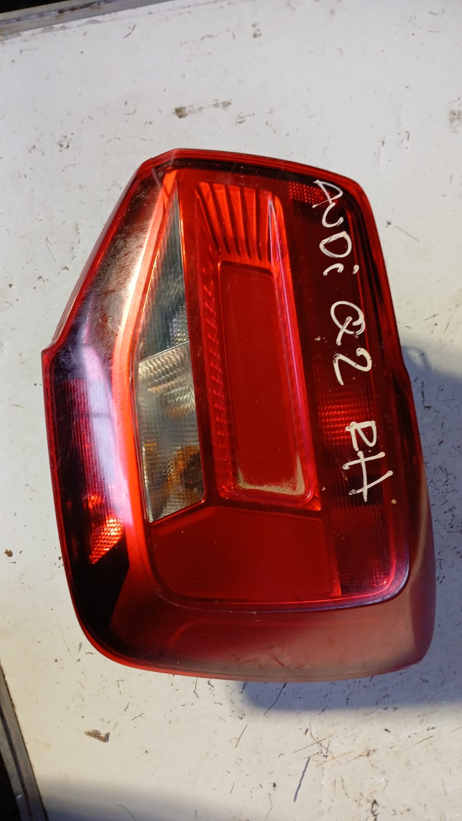 Foco trasero derecho audi q2