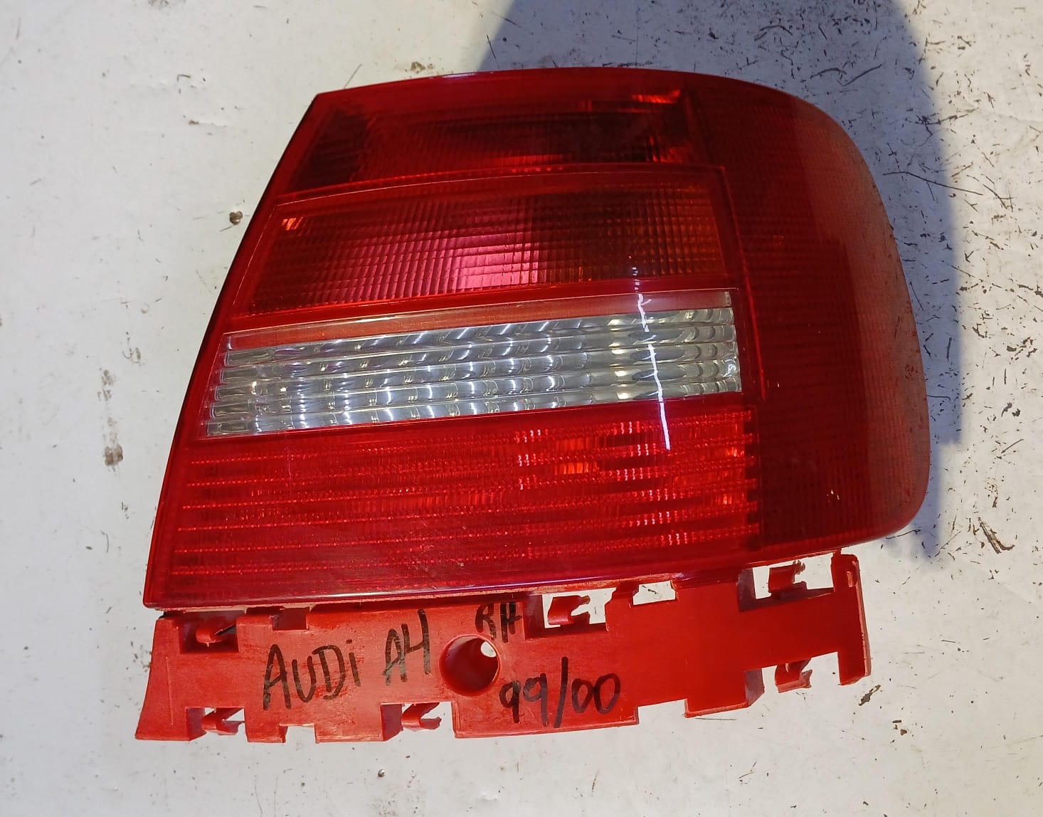 Foco trasero derecho audi a4