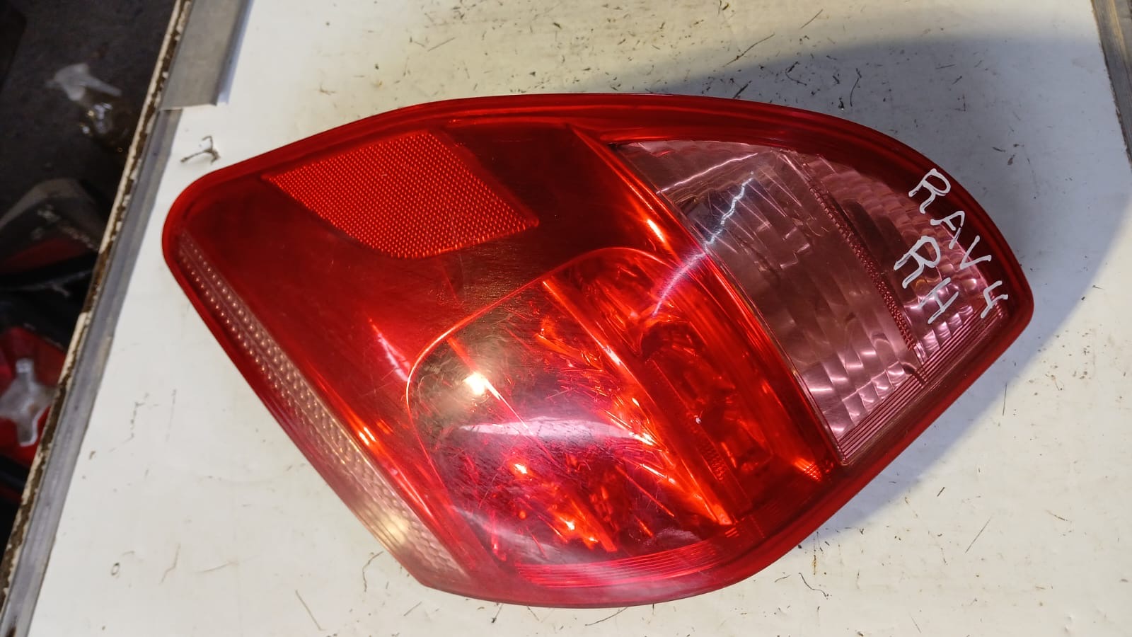 Foco trasero derecho toyota Rav-4